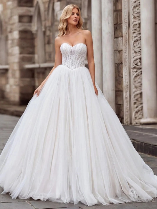 Romantic Ball Gown Sweetheart Sleeveless Lace Up Floor Length Wedding Dress