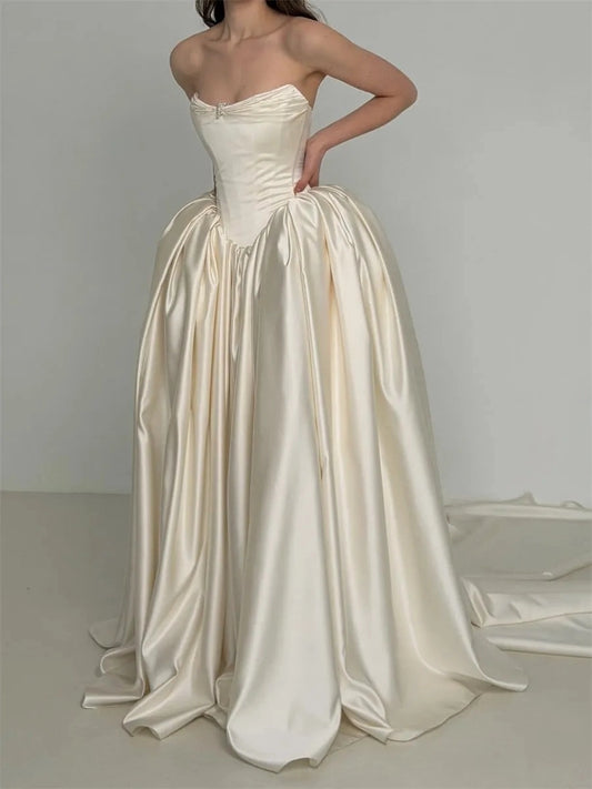 Elegant Ball Gown Sweetheart Sleeveless Strapless Back Floor Length Wedding Dress