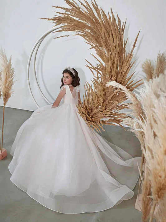 Elegant Ball Gown Bateau Neck Half Sleeve V?Back Train Length First Communion Dress