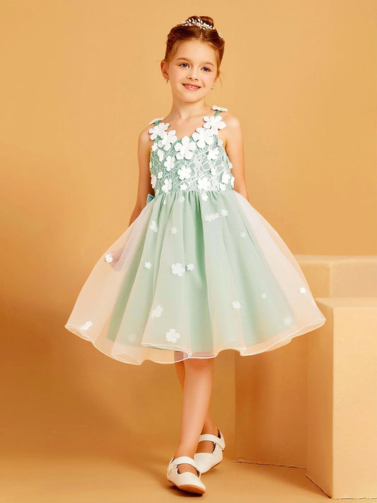 Charming A-Line Scoop-Neck Sleeveless Bow-Back Knee-Length Flower Girl Dresses