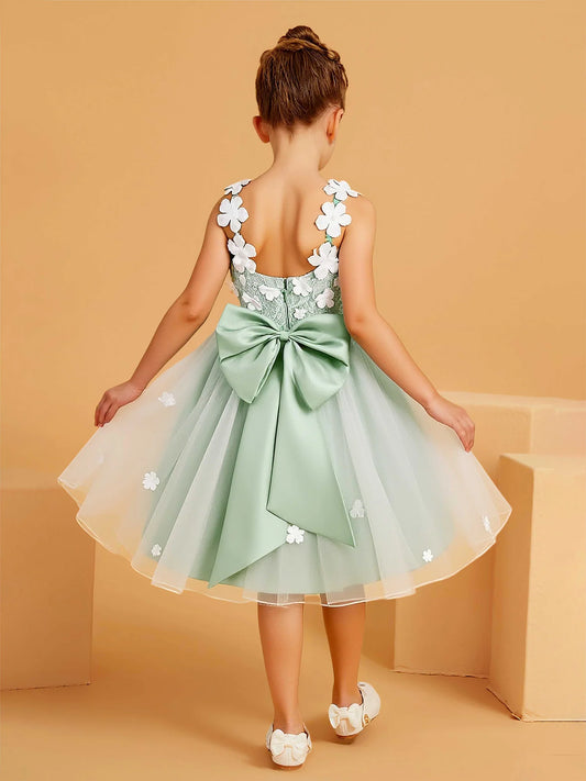 Charming A-Line Scoop-Neck Sleeveless Bow-Back Knee-Length Flower Girl Dresses