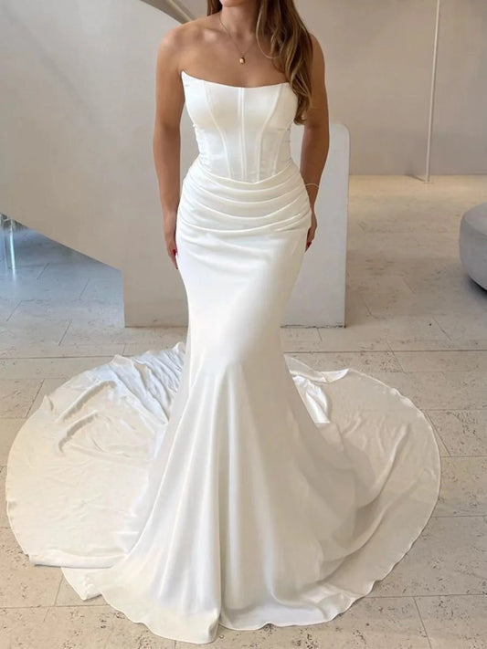 Elegant Mermaid Straight Neck Sleeveless Fitted Back Floor Length Wedding Dress