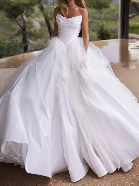 Romantic Ball Gown Sweetheart Sleeveless Lace-Up Back Floor-Length Wedding Dress